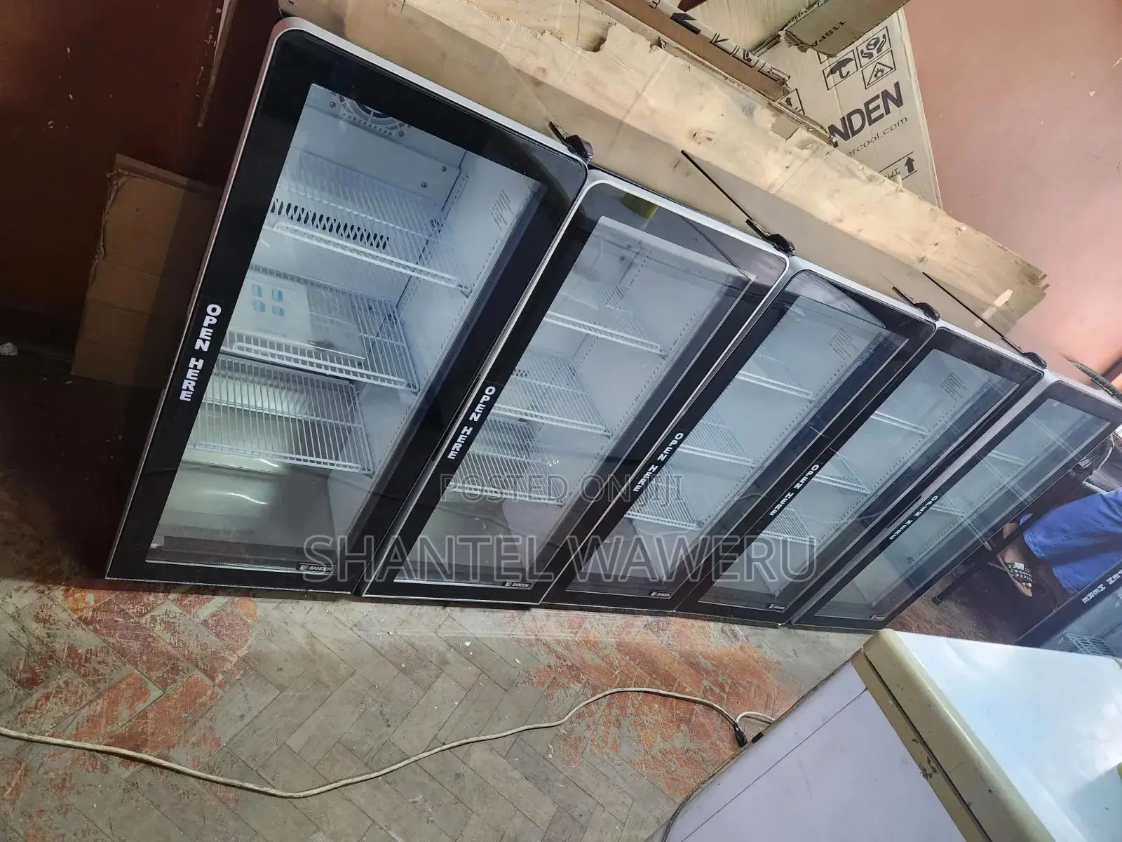 Glass Door Min Refrigerator Vr2