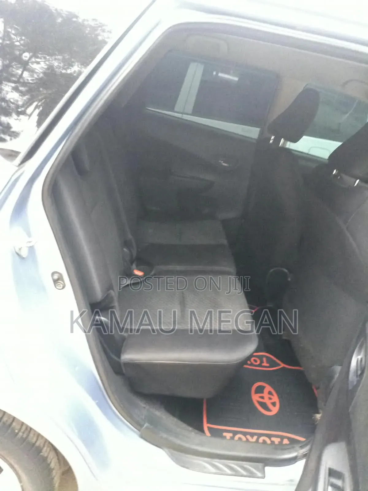 Toyota Ractis 2011 Blue