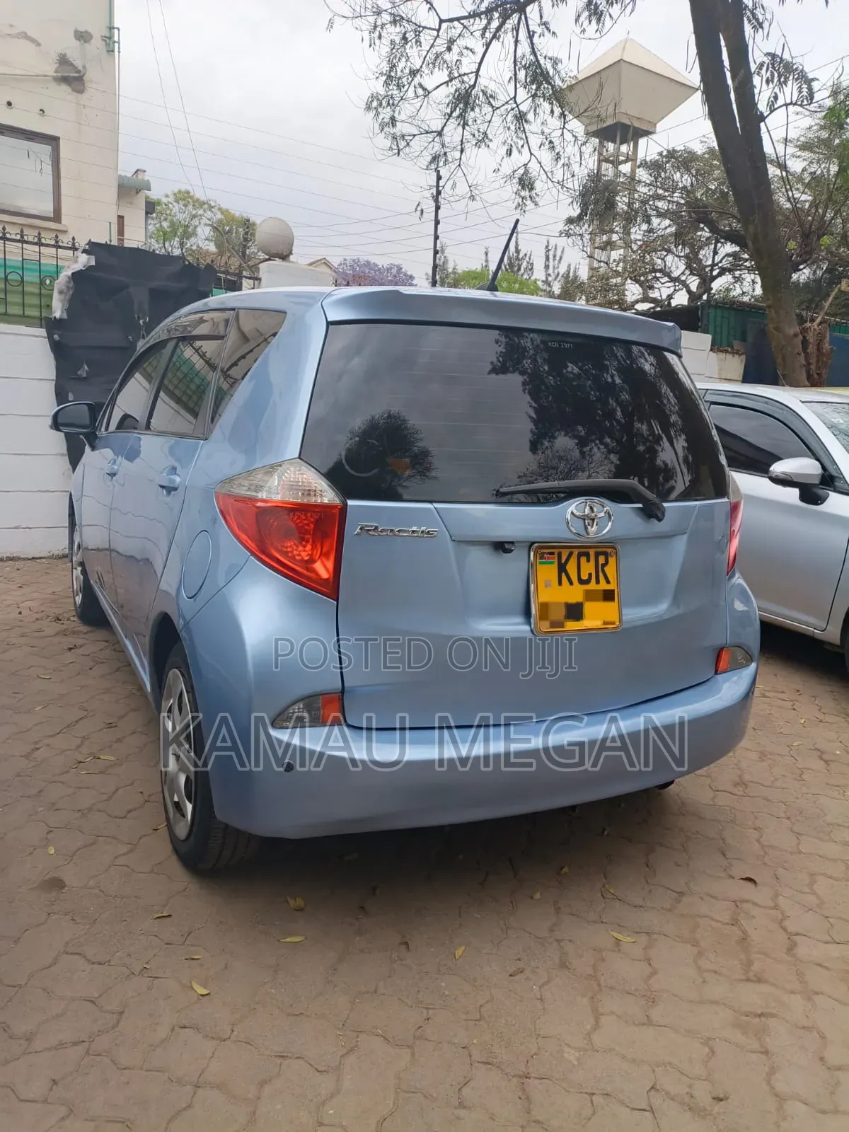 Toyota Ractis 2011 Blue
