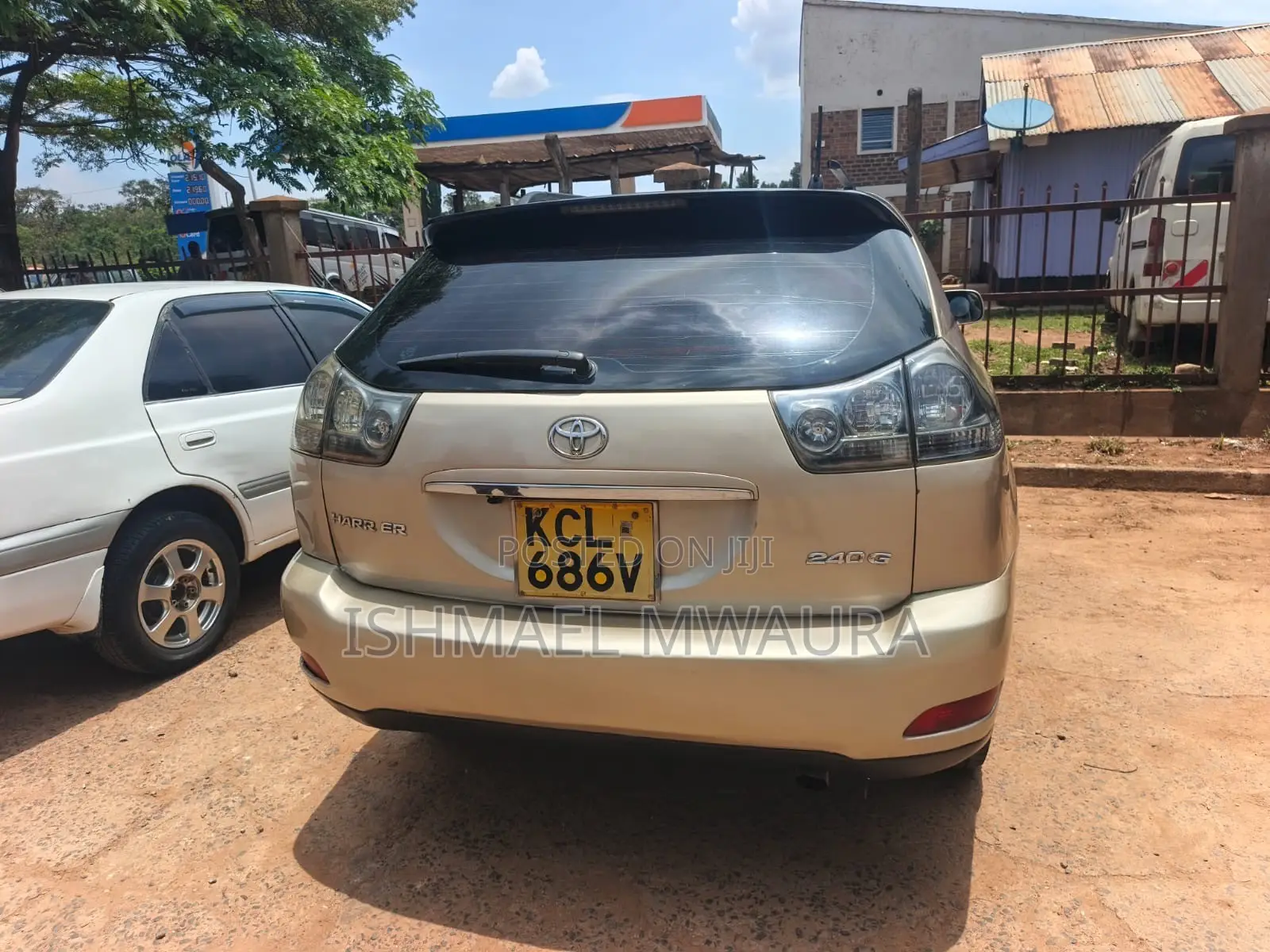 Toyota Harrier 240G 2012 Gold