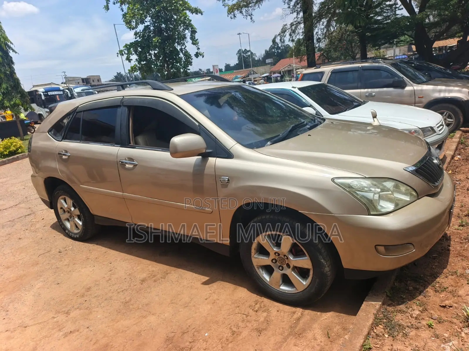 Toyota Harrier 240G 2012 Gold