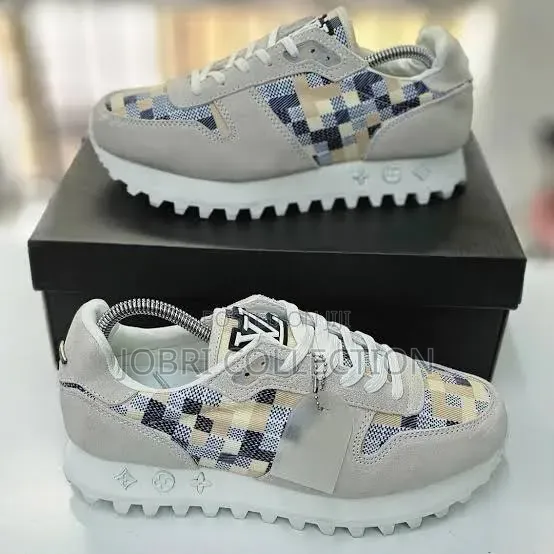 Designer Louis Vuitton Runway Sneakers in Beige