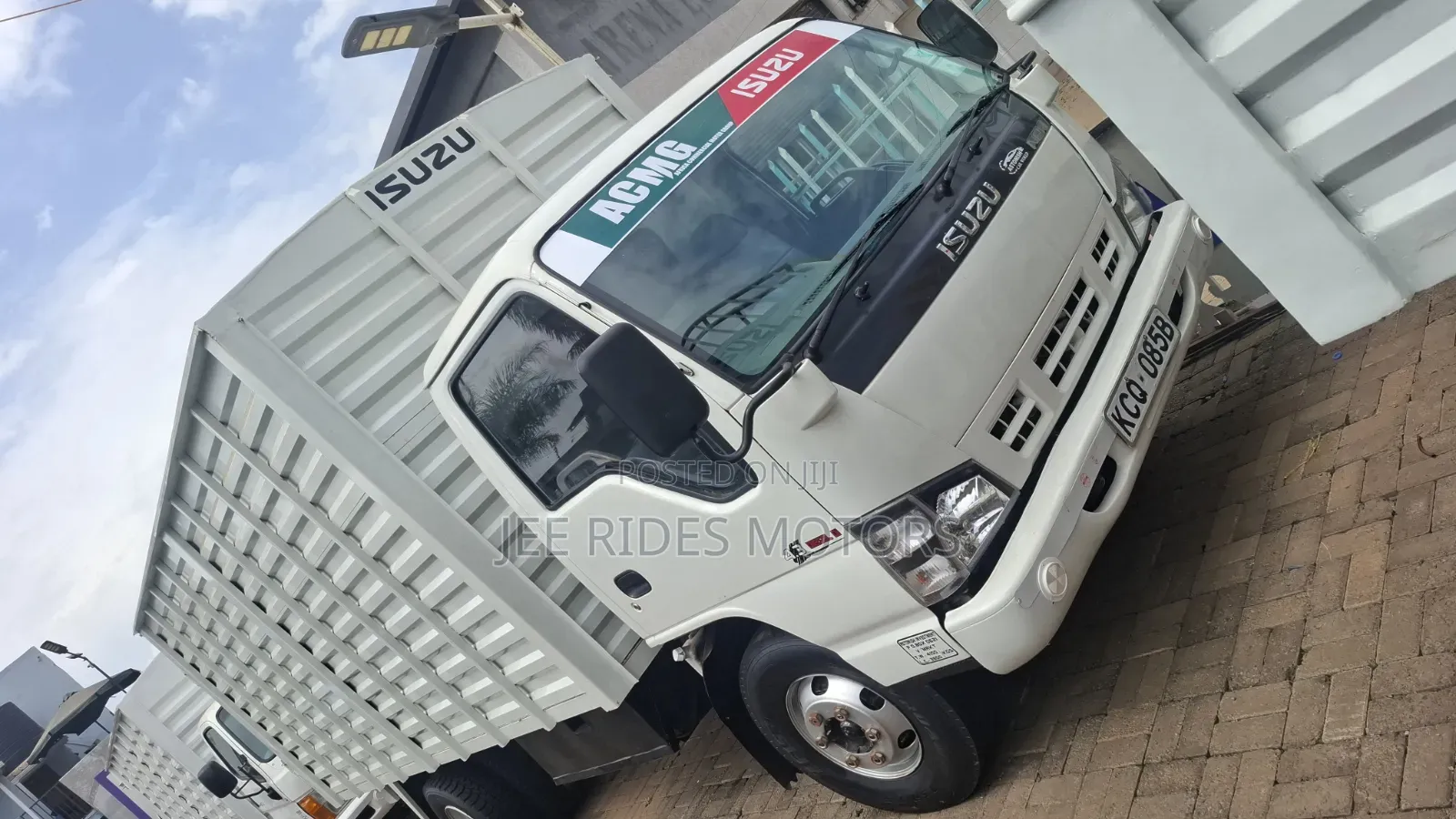 Isuzu NPR Local 2017