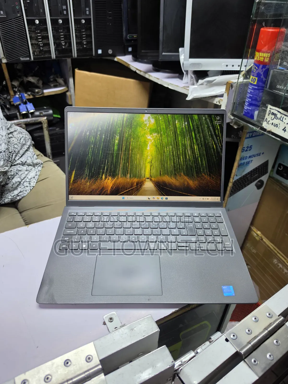 Laptop Dell Vostro 15 3510 8GB Intel Core i7 SSD 256GB