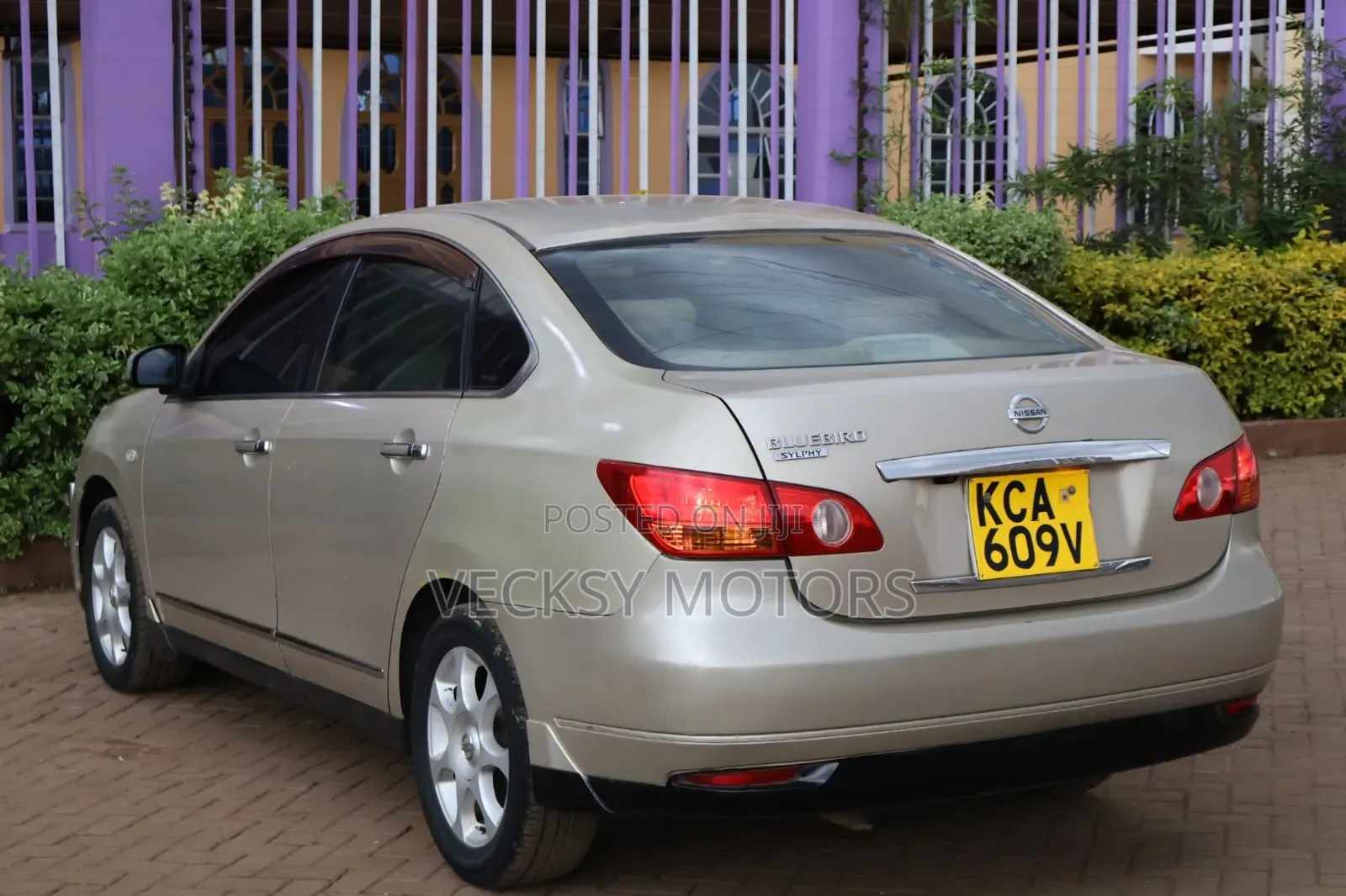 Nissan Bluebird 2007 Beige