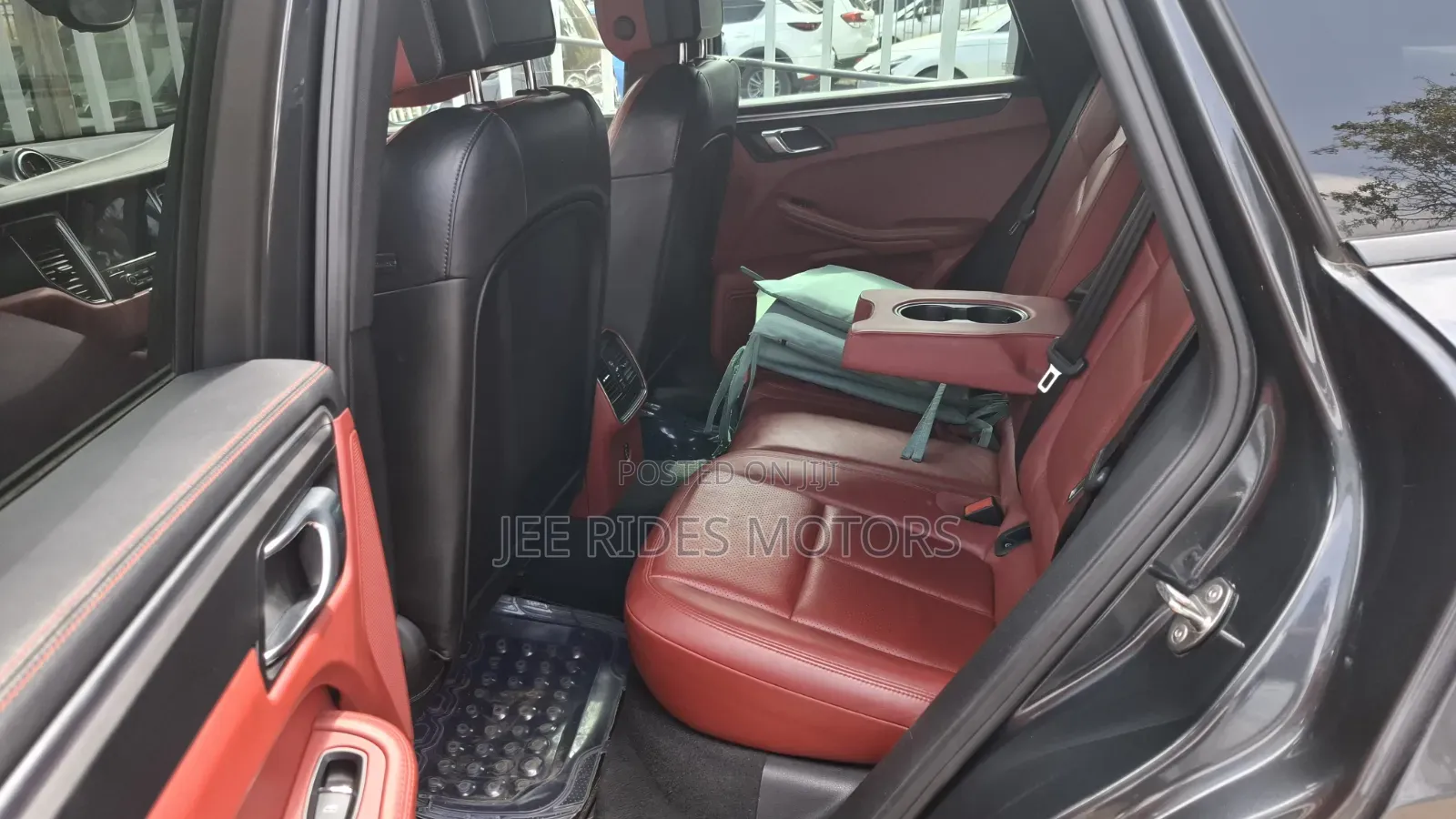 Porsche Macan Base 2019 Gray