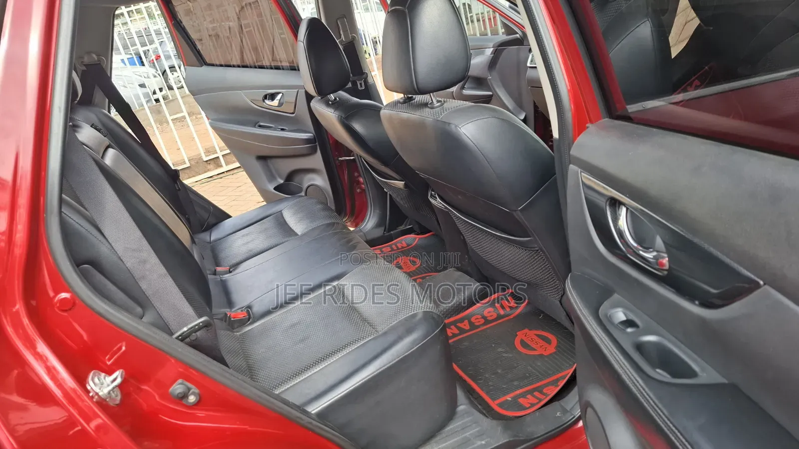Nissan X-Trail 2.0 Petrol AWD 2014 Red