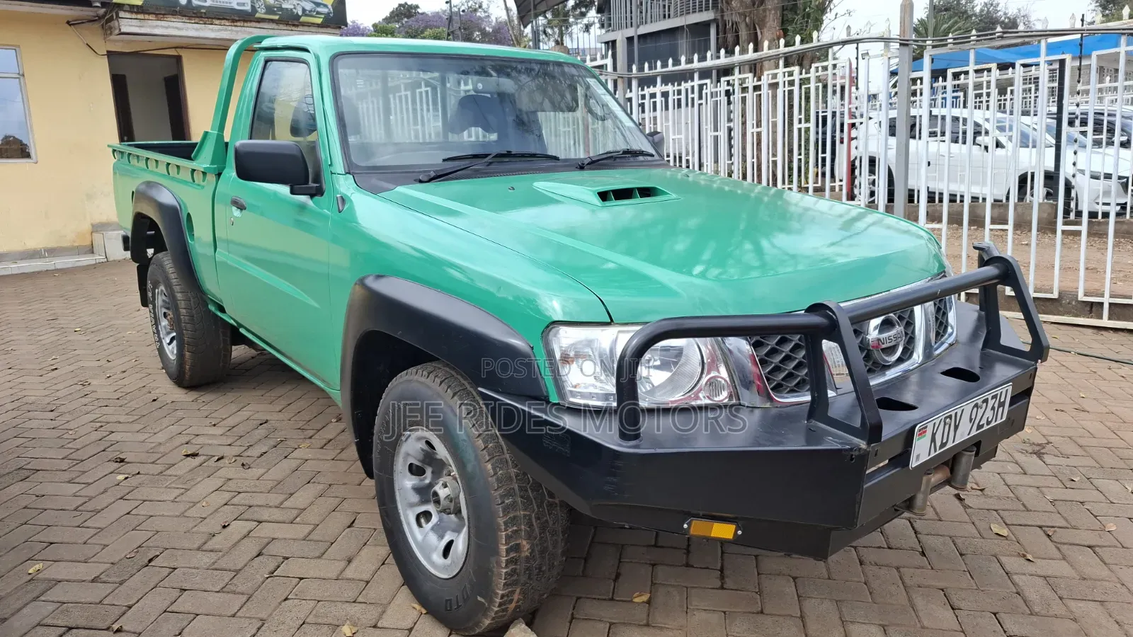 Nissan Hardbody 2016 Green