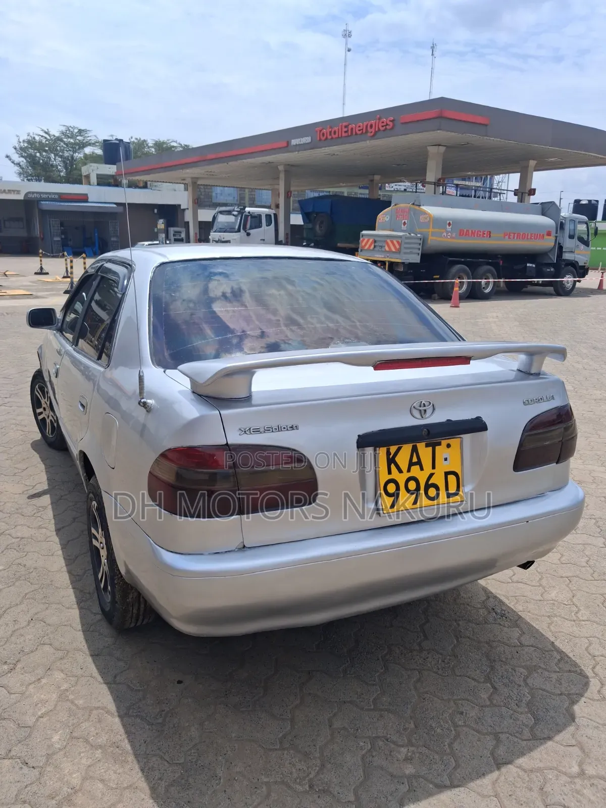 Toyota Corolla 1999 Silver
