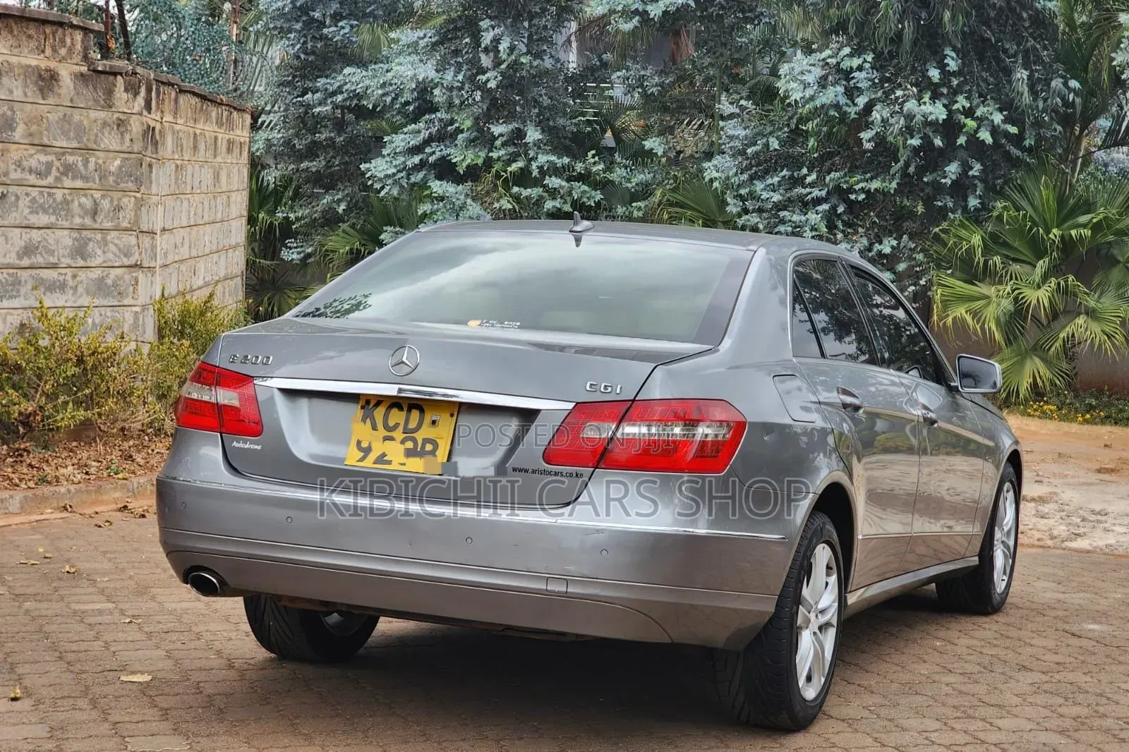 Mercedes-Benz E200 2009 Gray