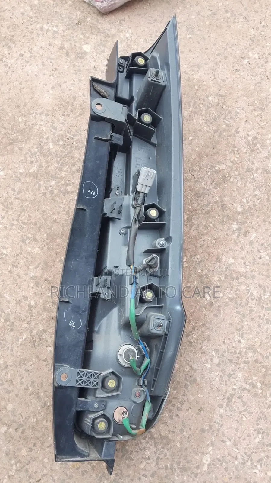 Taillamp Toyota Voxy Zwr80 2014 Model Set Available