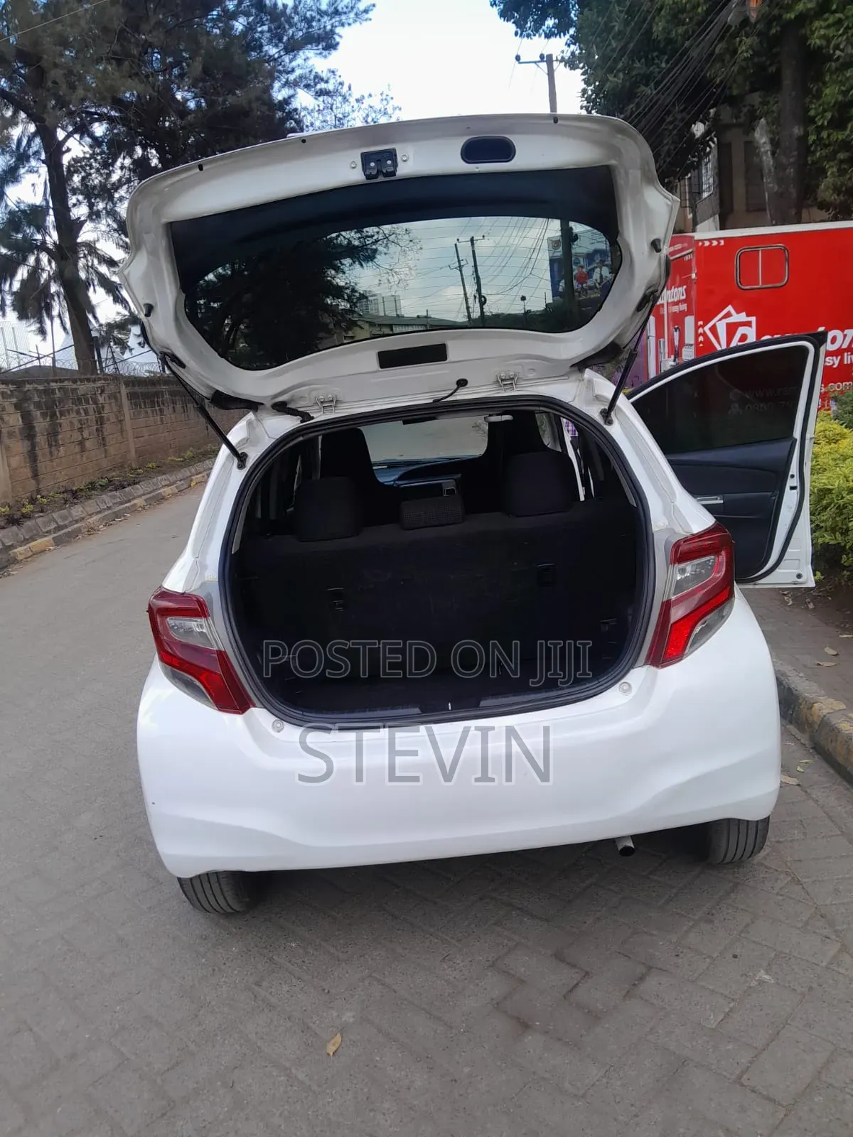 Toyota Vitz 2015 White