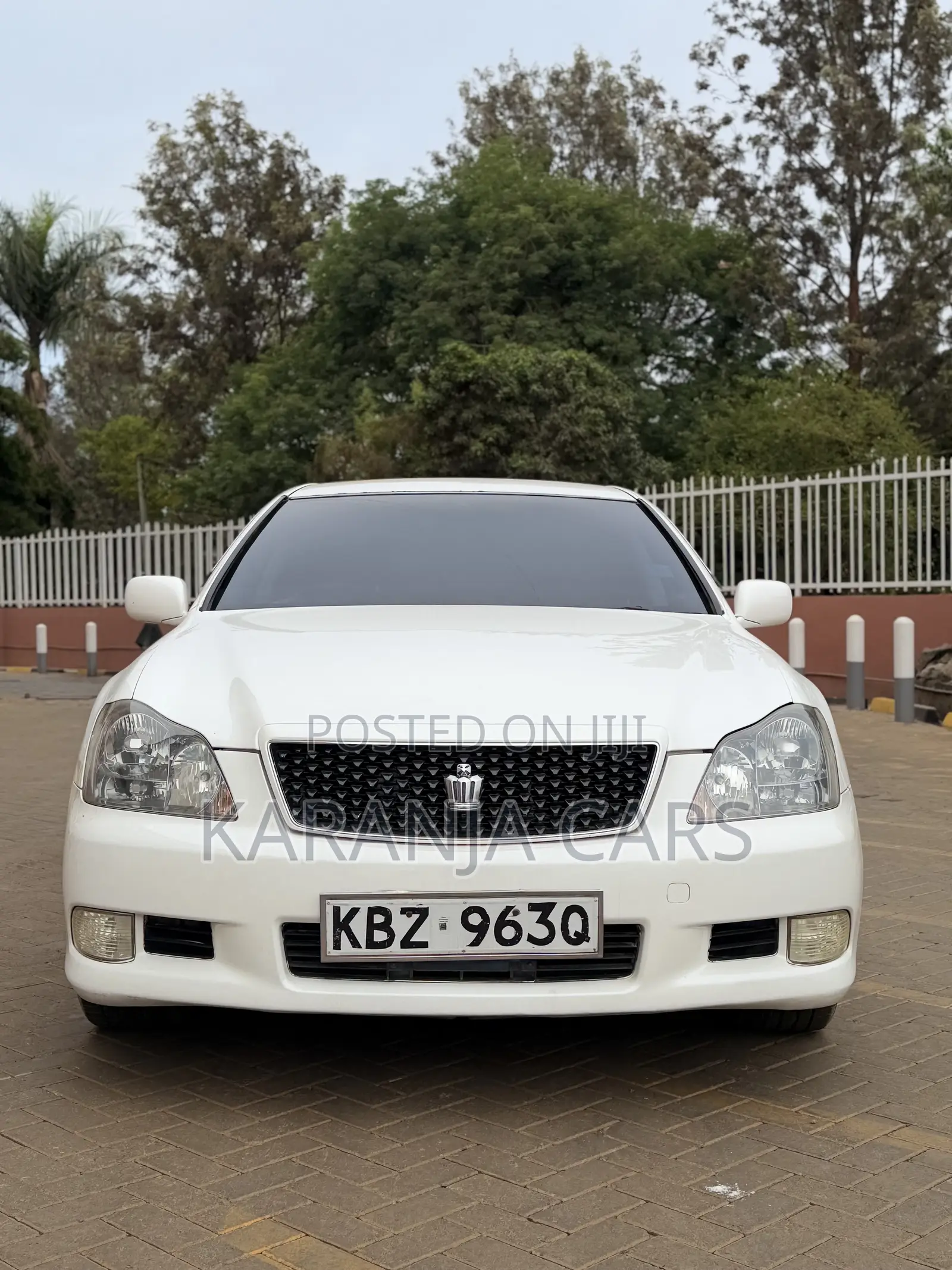 Toyota Crown 2007 White