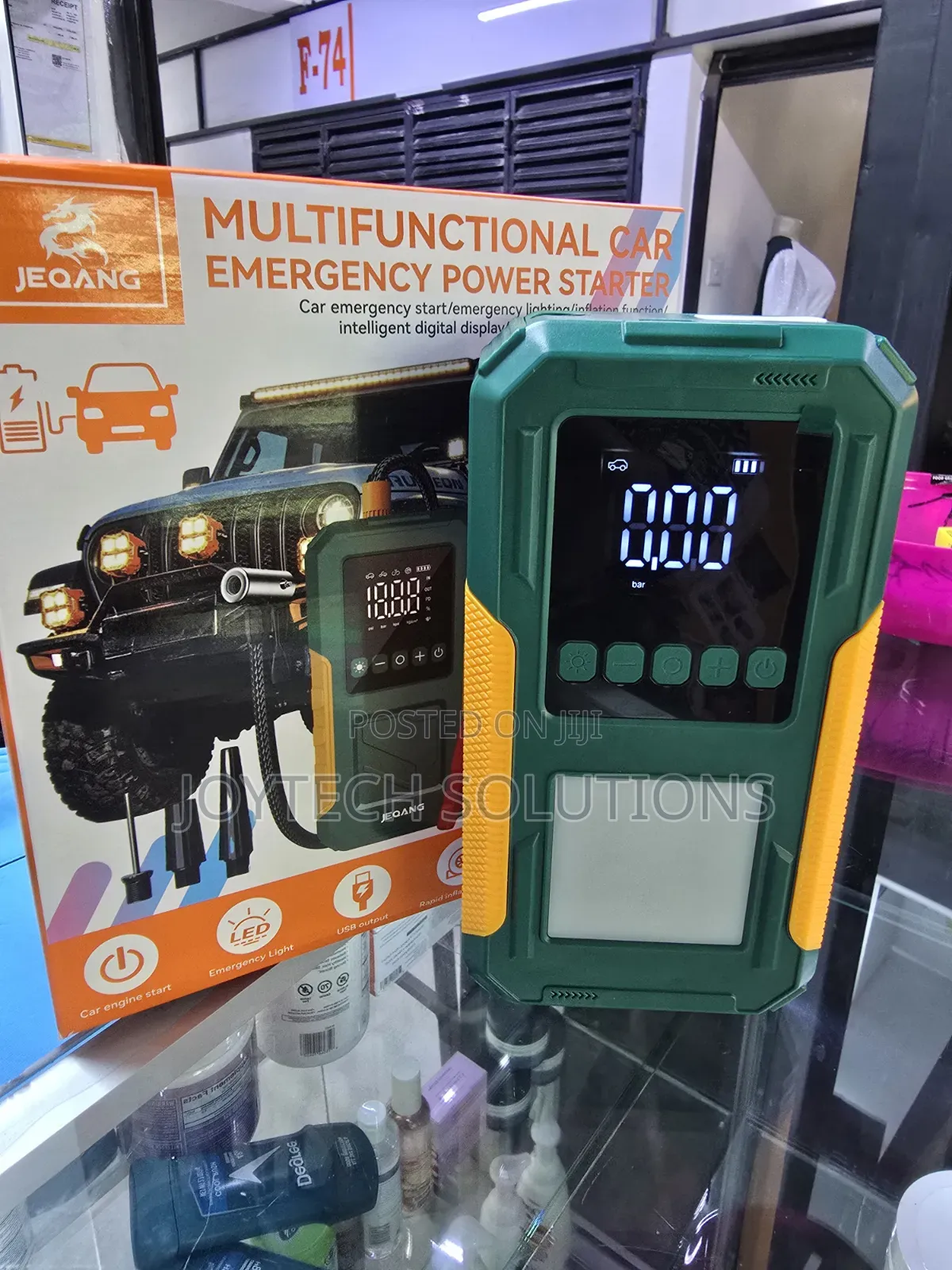 Heavy Duty Car Jump Starter With LED Light Pump