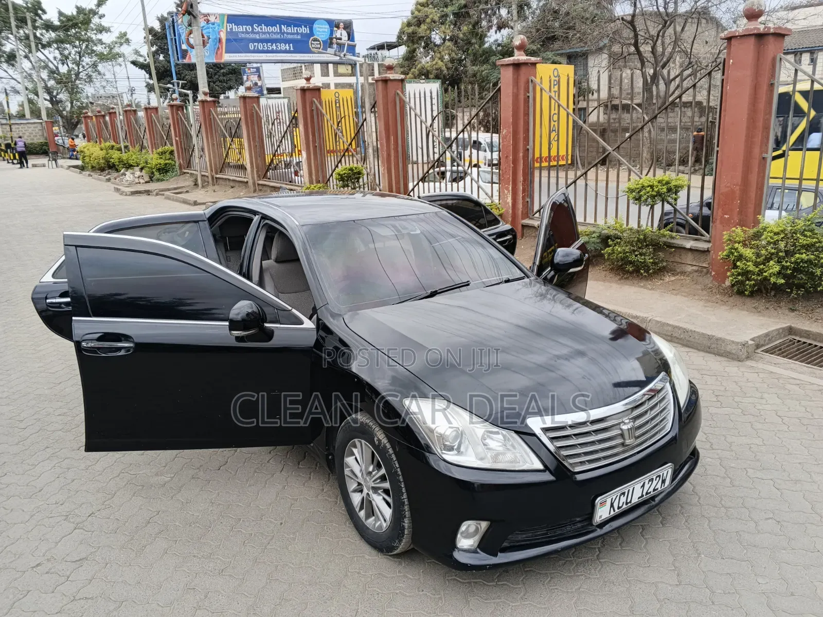 Toyota Crown 2012