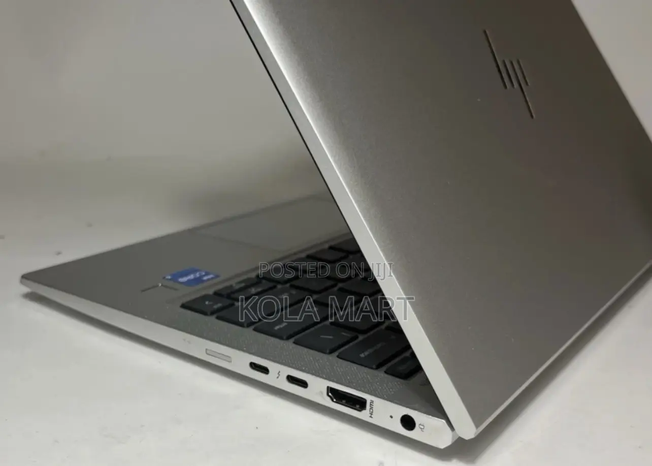 New Laptop HP EliteBook 830 G8 8GB Intel Core i7 SSD 256GB