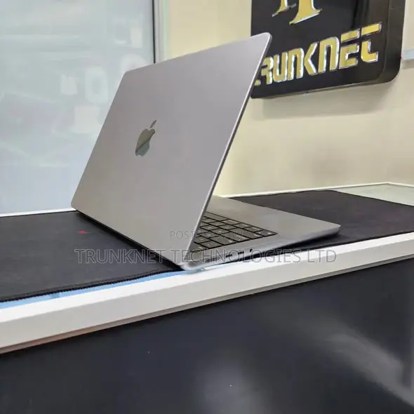 Laptop Apple MacBook Pro 2020 M1 16GB Apple M1 Pro SSD 1T