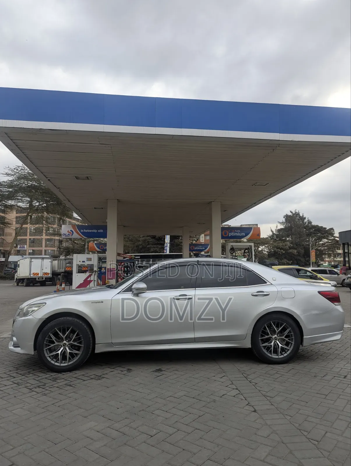 Toyota Crown 2013 Silver