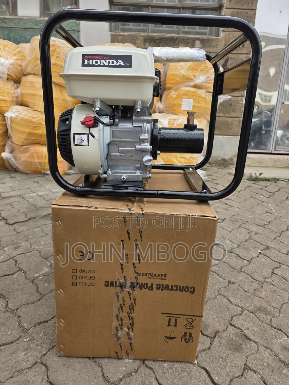 Honda Concrete Vibrator - (With Shaft)