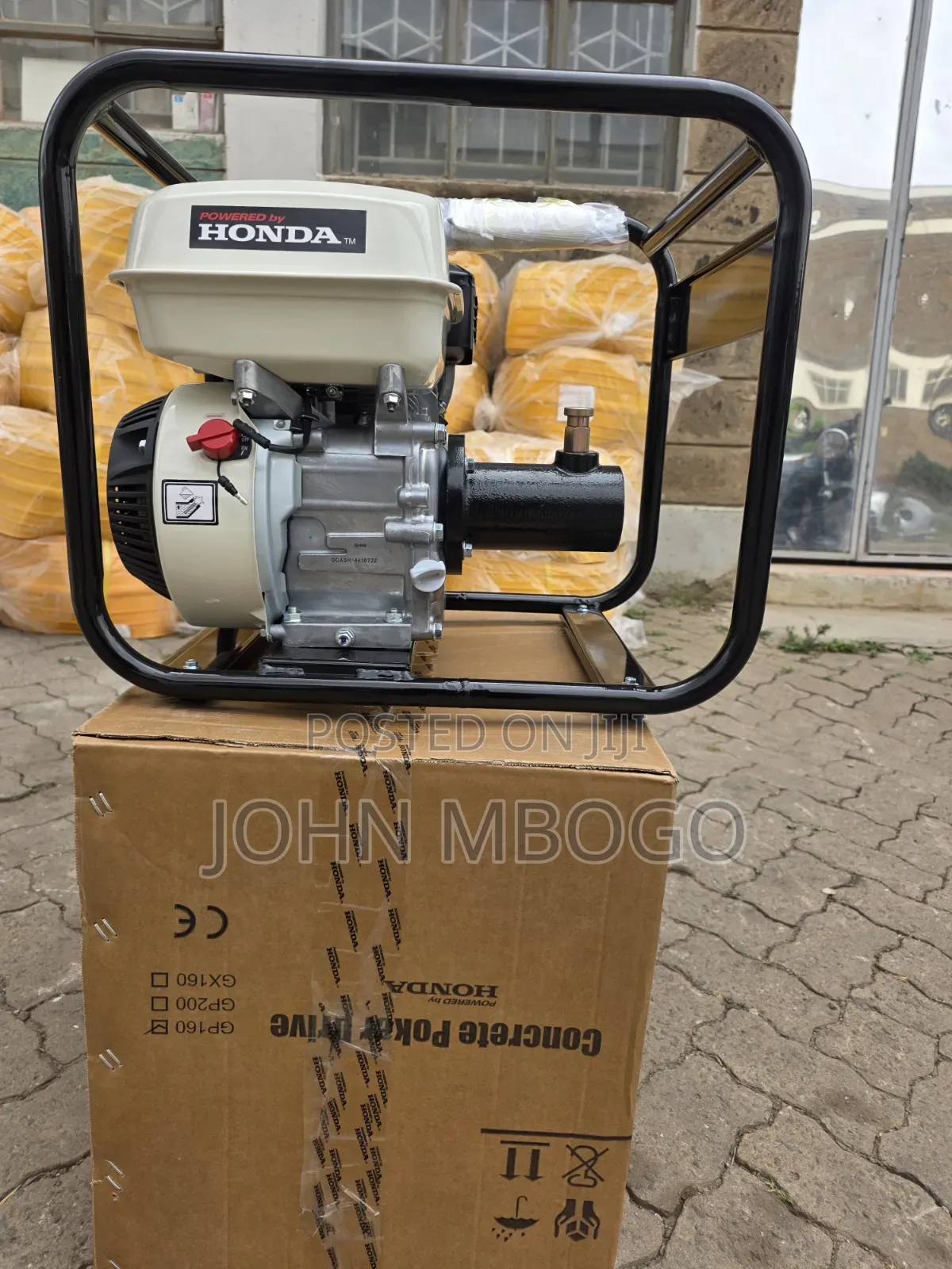 Honda Concrete Vibrator - (With Shaft)