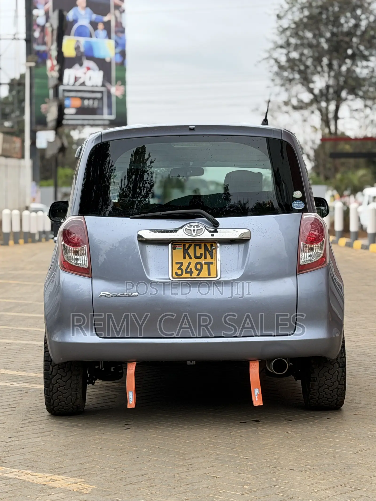 Toyota Ractis 2010 Gray