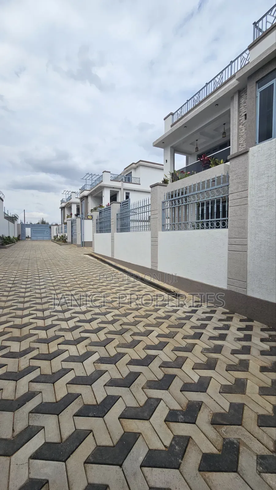 5bdrm Maisonette in Haven Estate, Kwa Kairu for sale