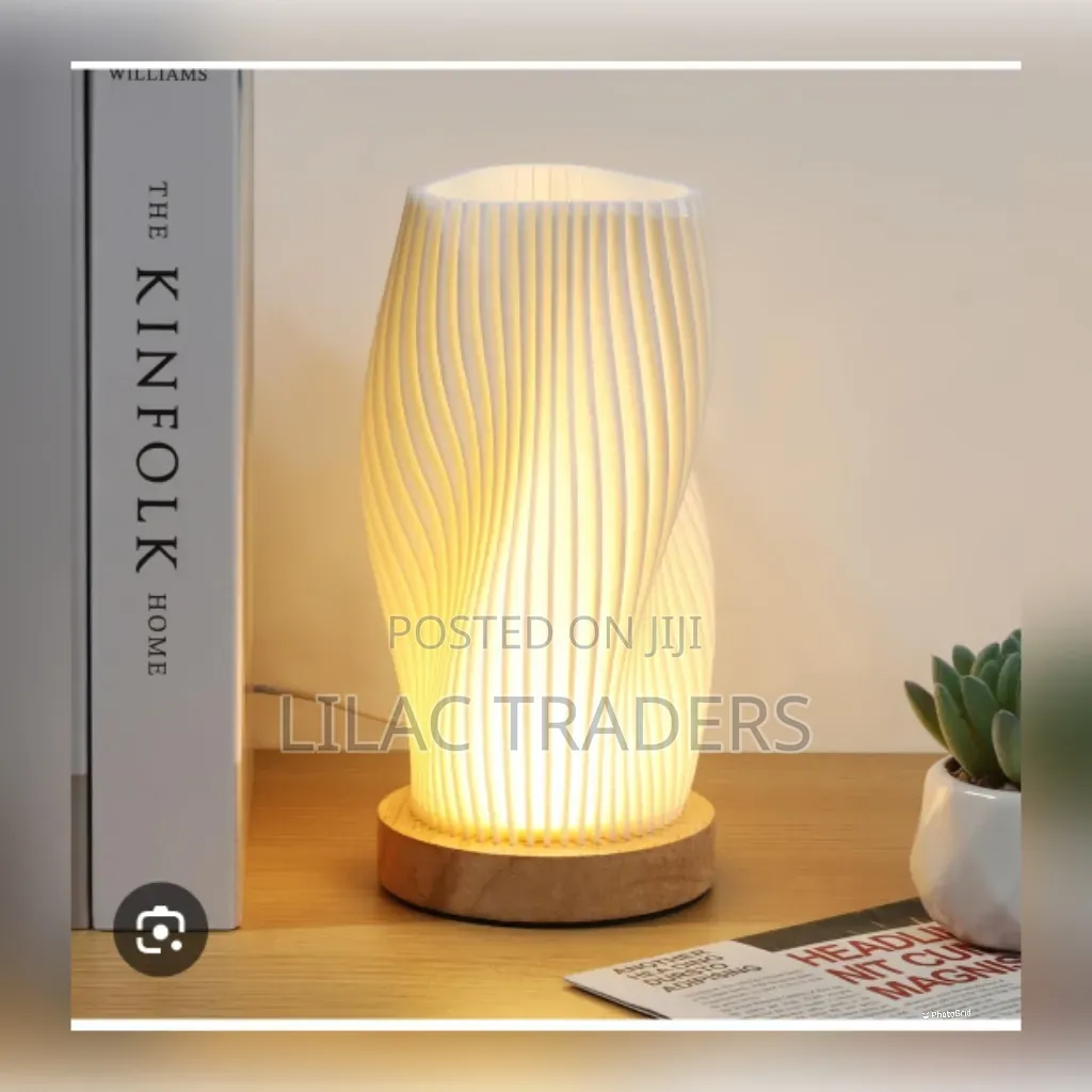 *Wavy Vase Lamp* 
Esj