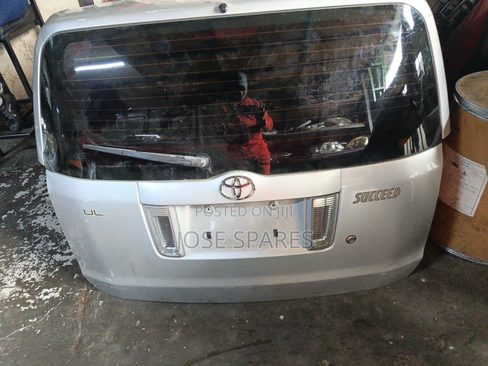 Succeed Tail Gate/ Boot