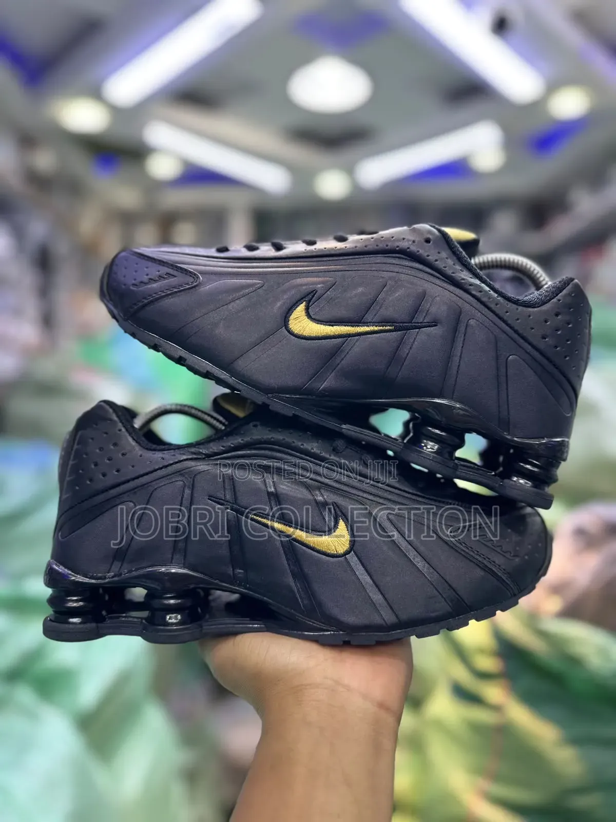 Nike Shox R4 ” Black Gold “
Quality Leather Sneakers
