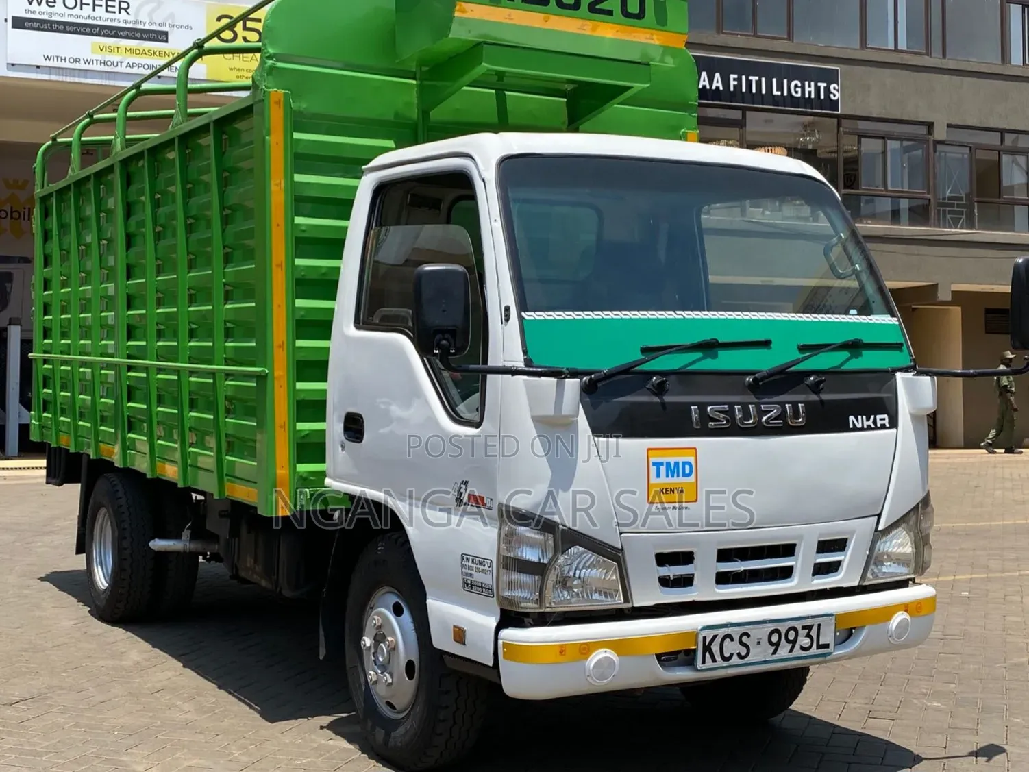 Isuzu* NKR