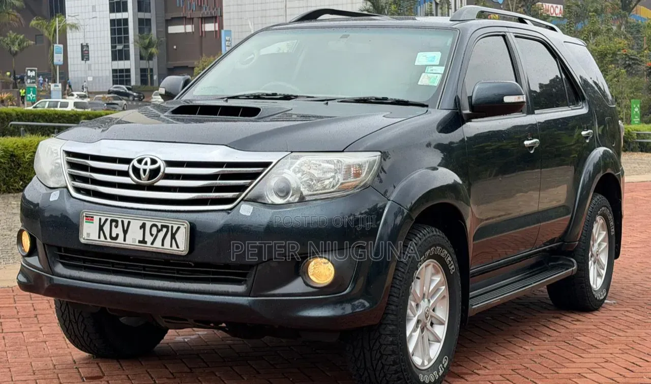 Toyota Fortuner 3.0 D AWD 2013 Black