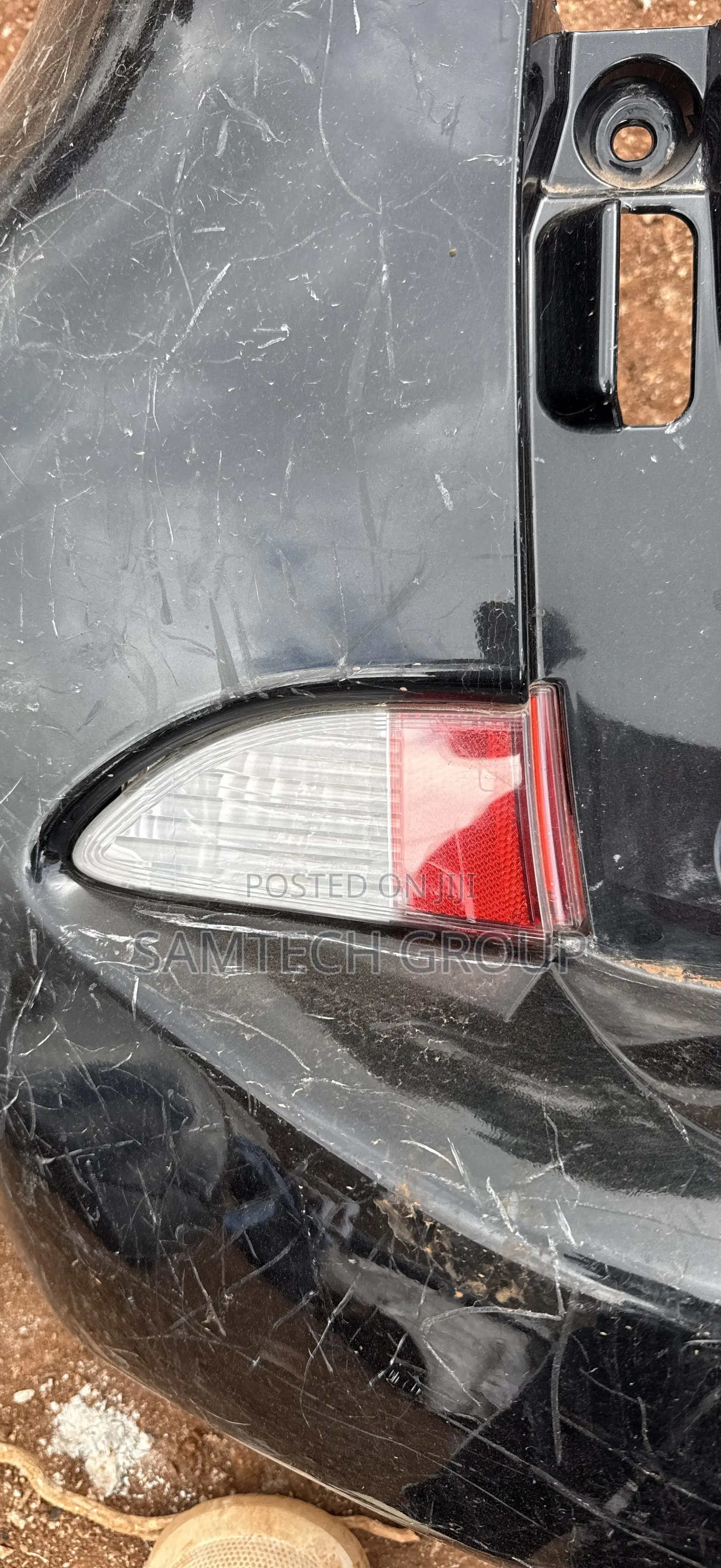 Toyota Ractis 2012 Bumper Reflector