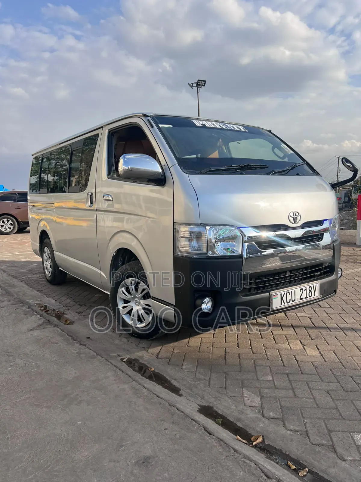 Toyota HiAce 2013 Silver