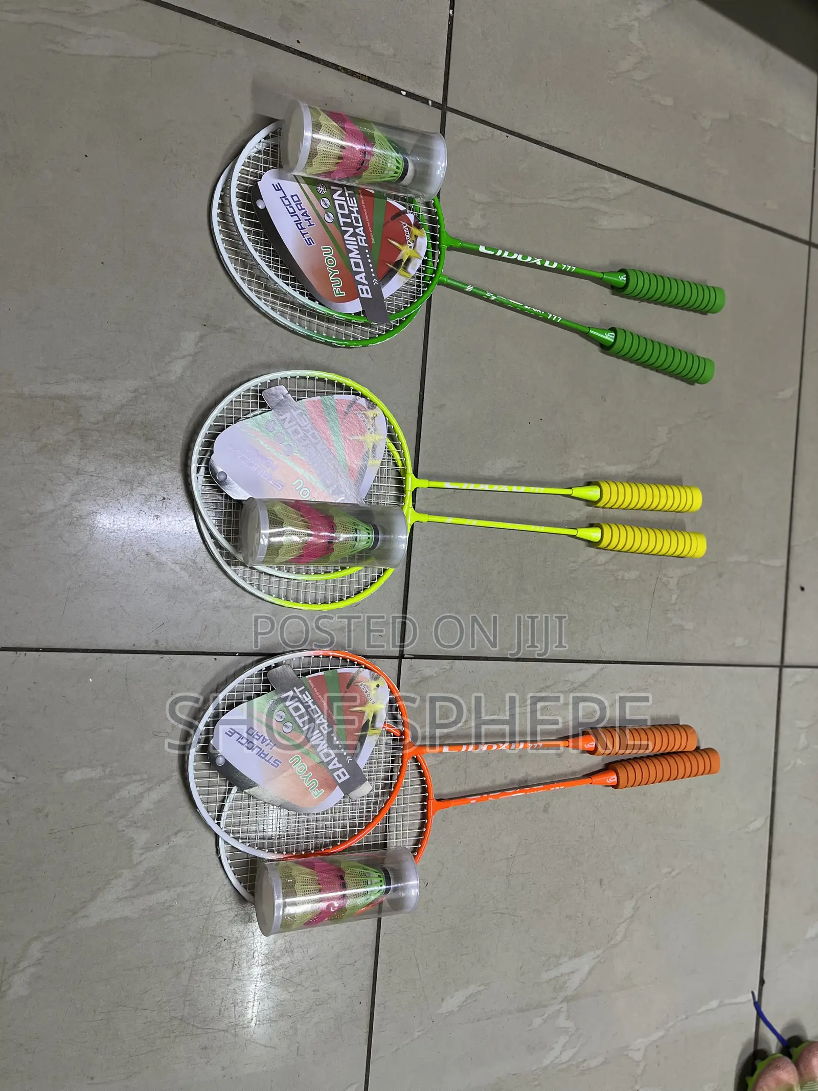 2 Badminton Rackets +3 Shutter Cocks