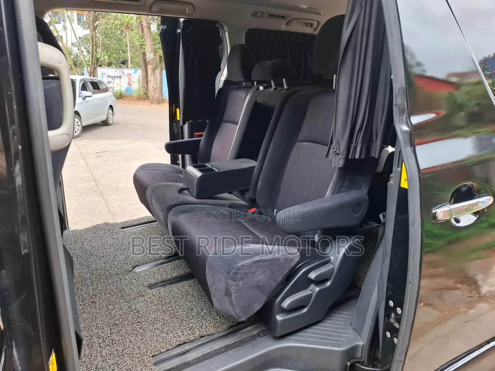 Toyota Vellfire 2010 Black