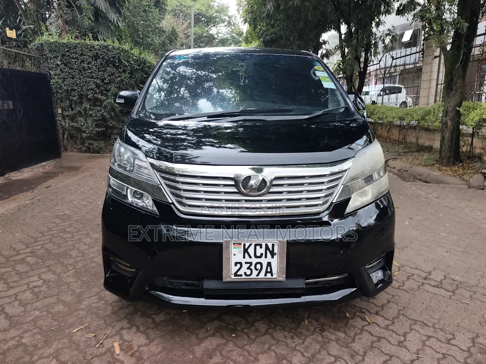 Toyota Vellfire V 2.4 FWD 8-Seater 2010 Black