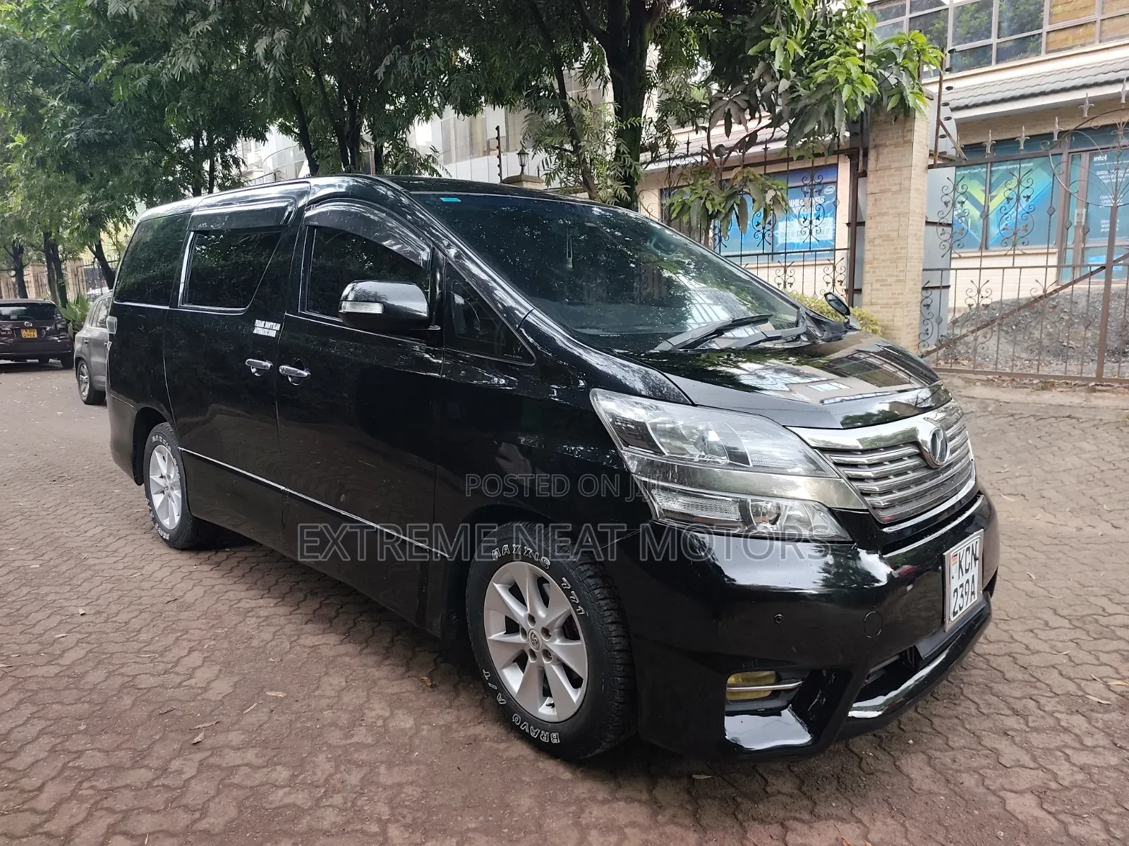 Toyota Vellfire V 2.4 FWD 8-Seater 2010 Black