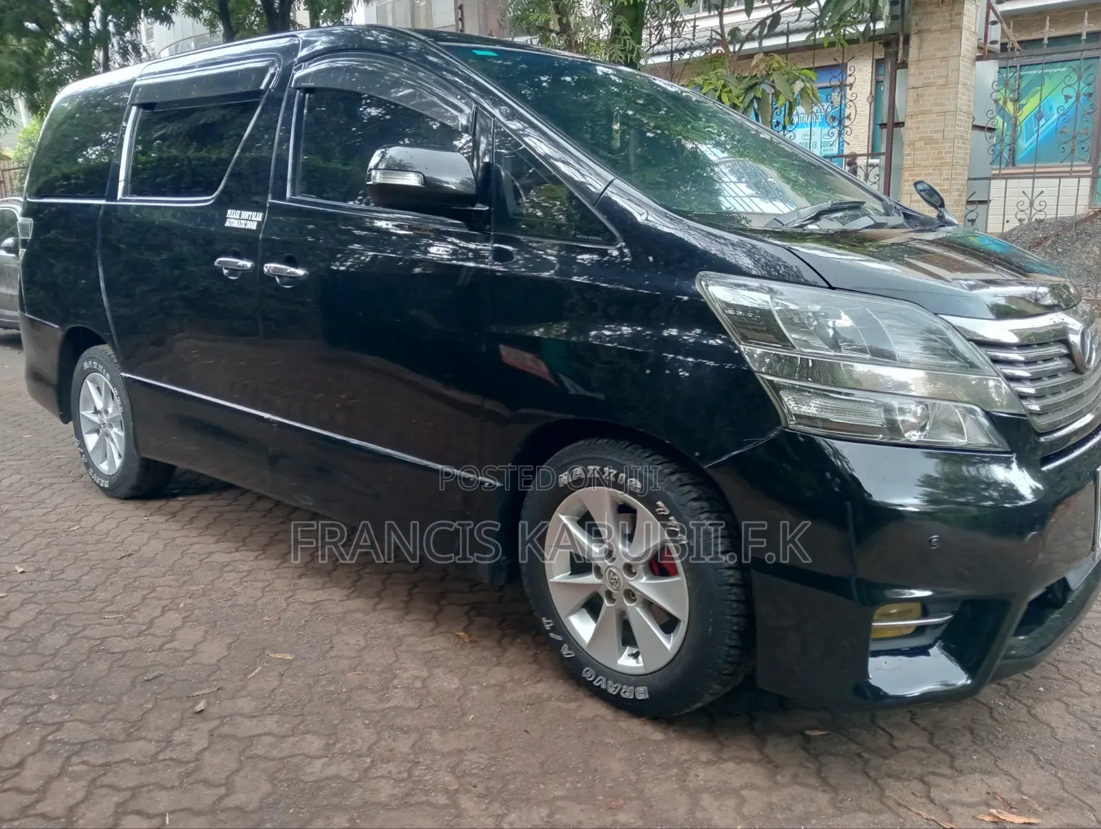 Toyota Vellfire V 2.4 FWD 8-Seater 2010 Black