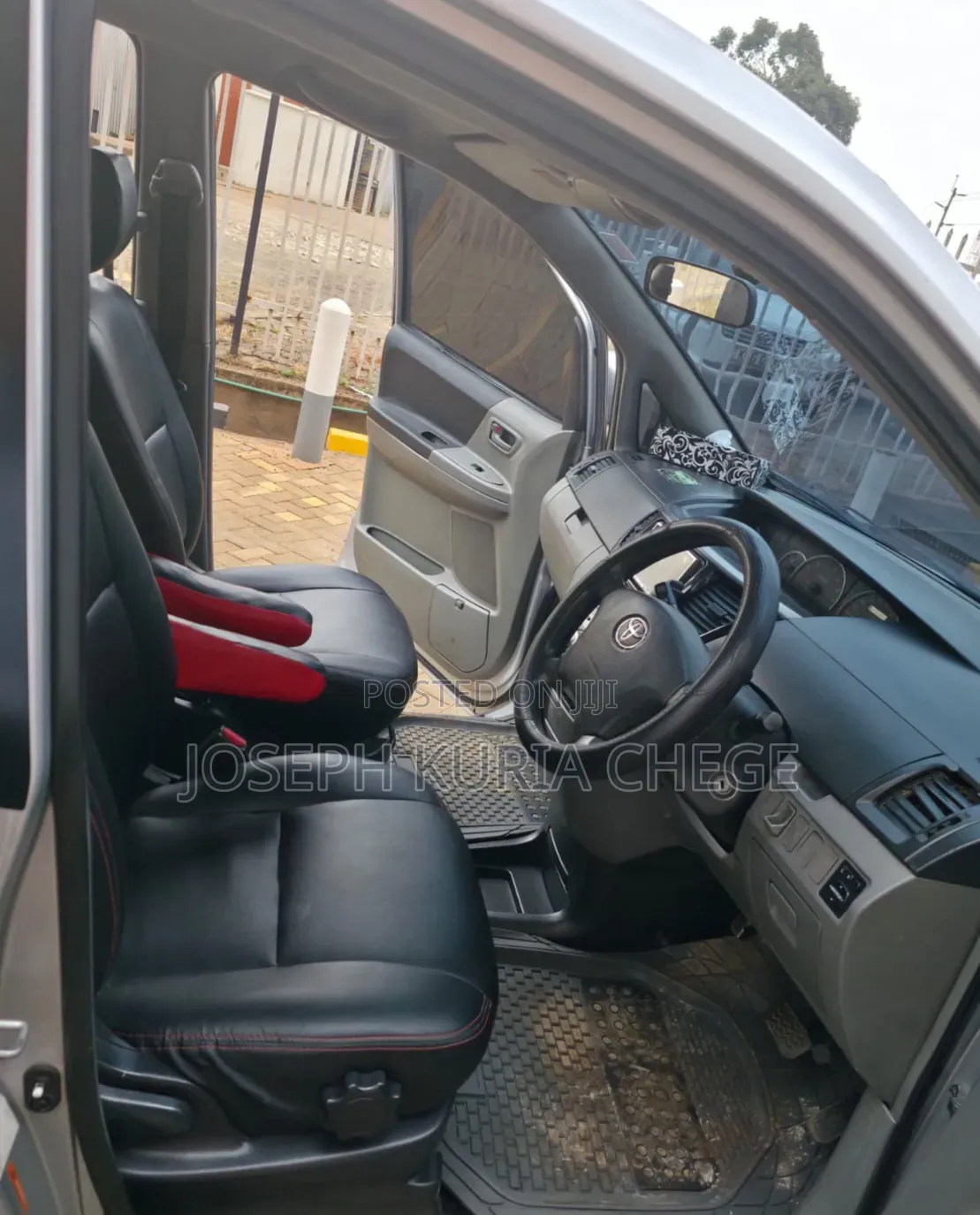 Toyota Voxy 2007 Silver