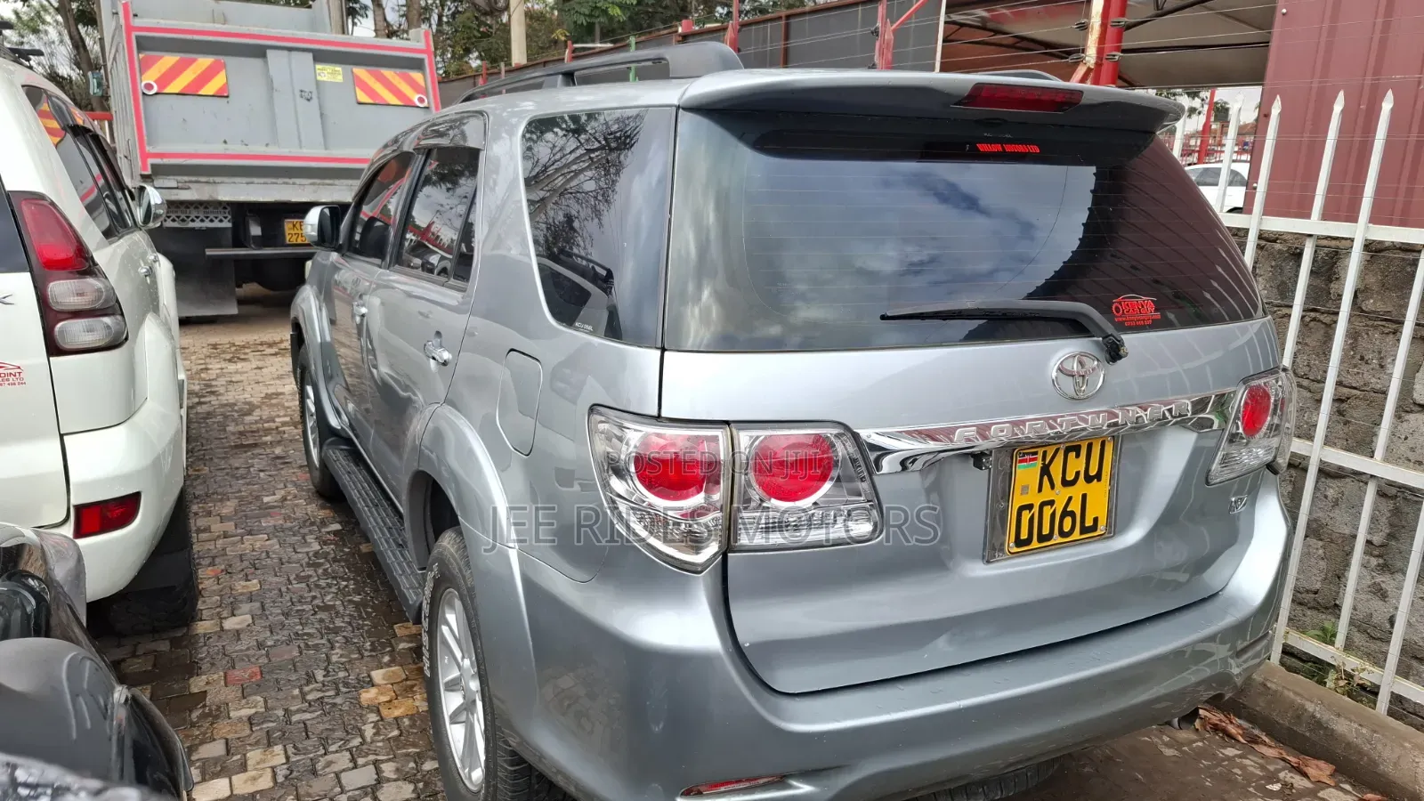 Toyota Fortuner 2.7 AWD 2012 Gray