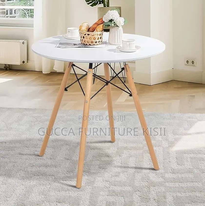 4 Legged Round Dining Table (White)
