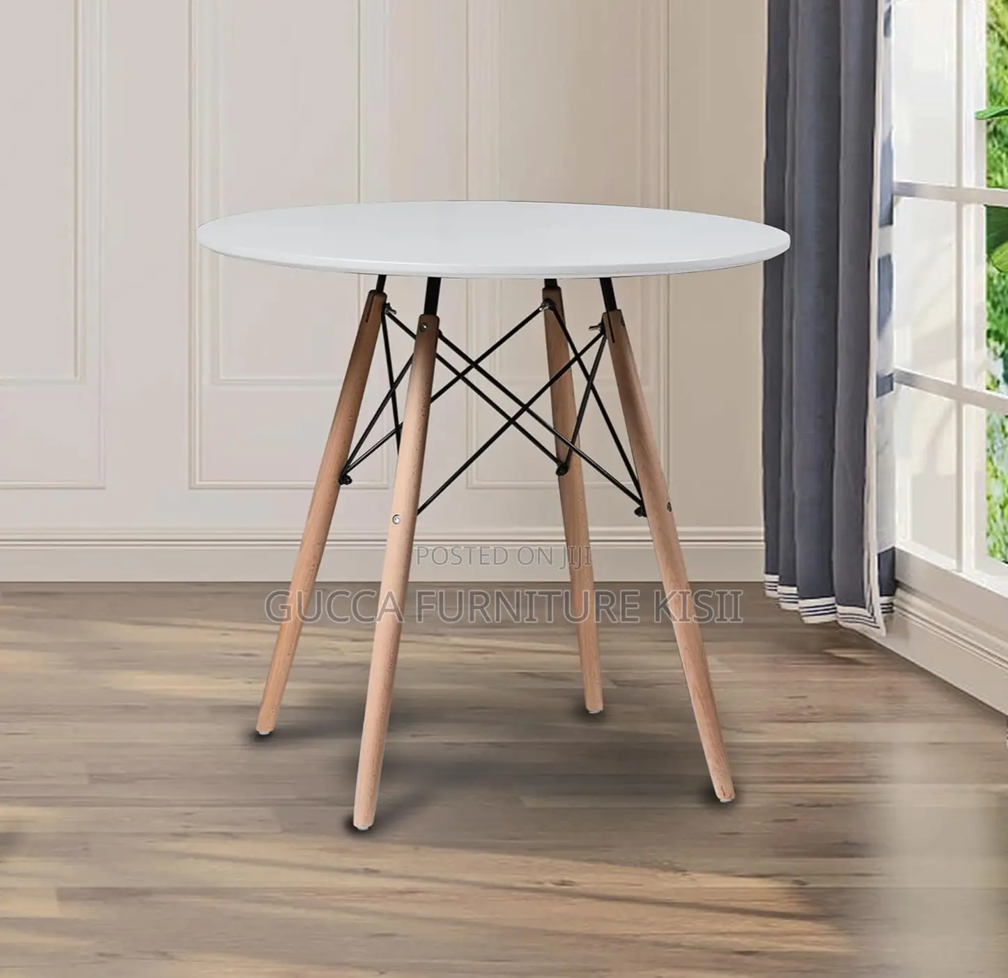 4 Legged Round Dining Table (White)