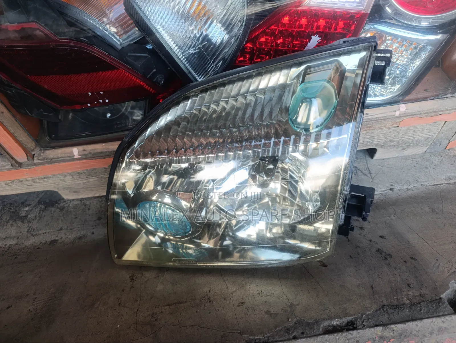 Nissan X-Tril Conerlight Complete With Bulb and Socket