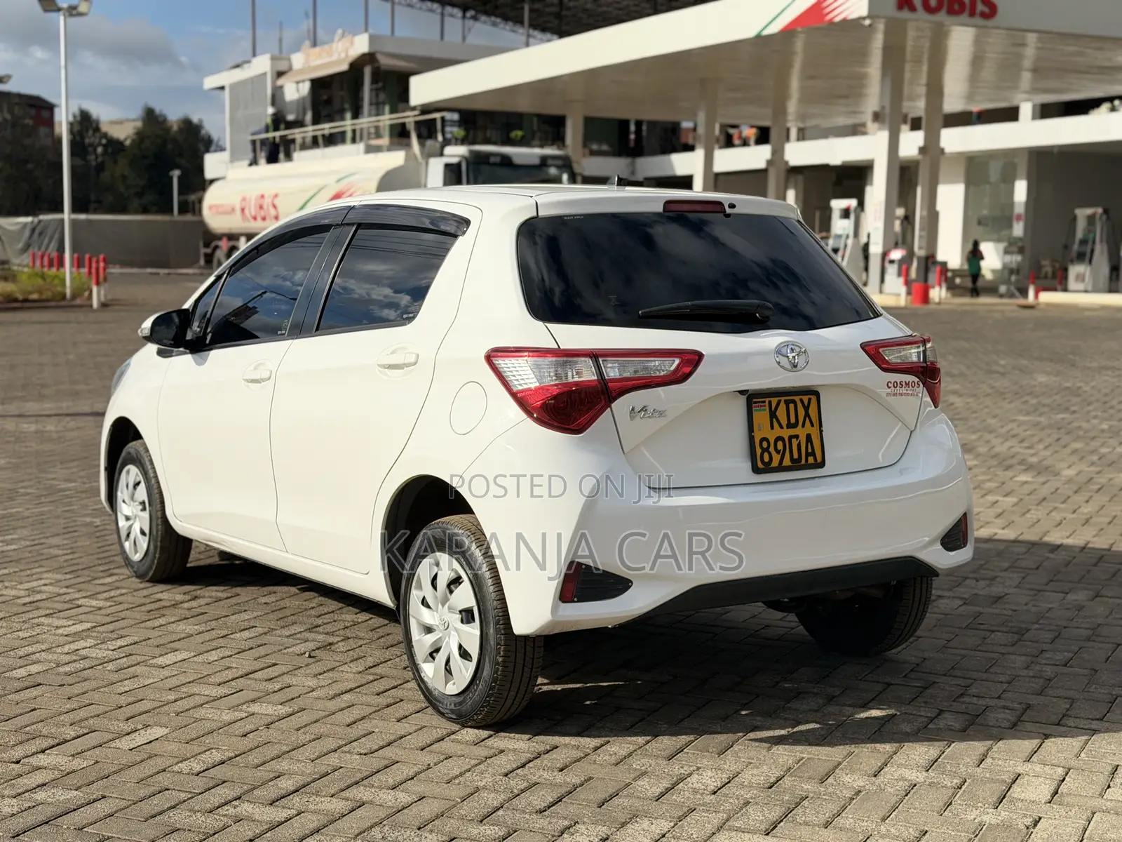 Toyota Vitz 1.0 FWD 5dr 2019 White