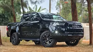 Toyota Hilux Revo Double Cab Deisel 2.4 AWD 2022 Black