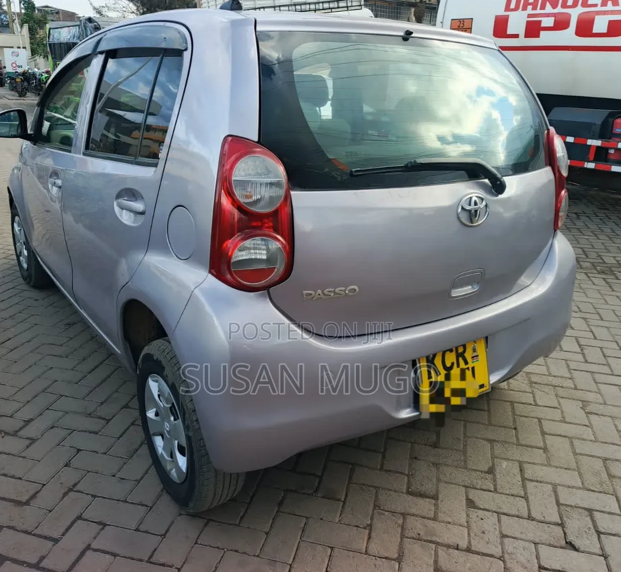 Toyota Passo 2011 Silver