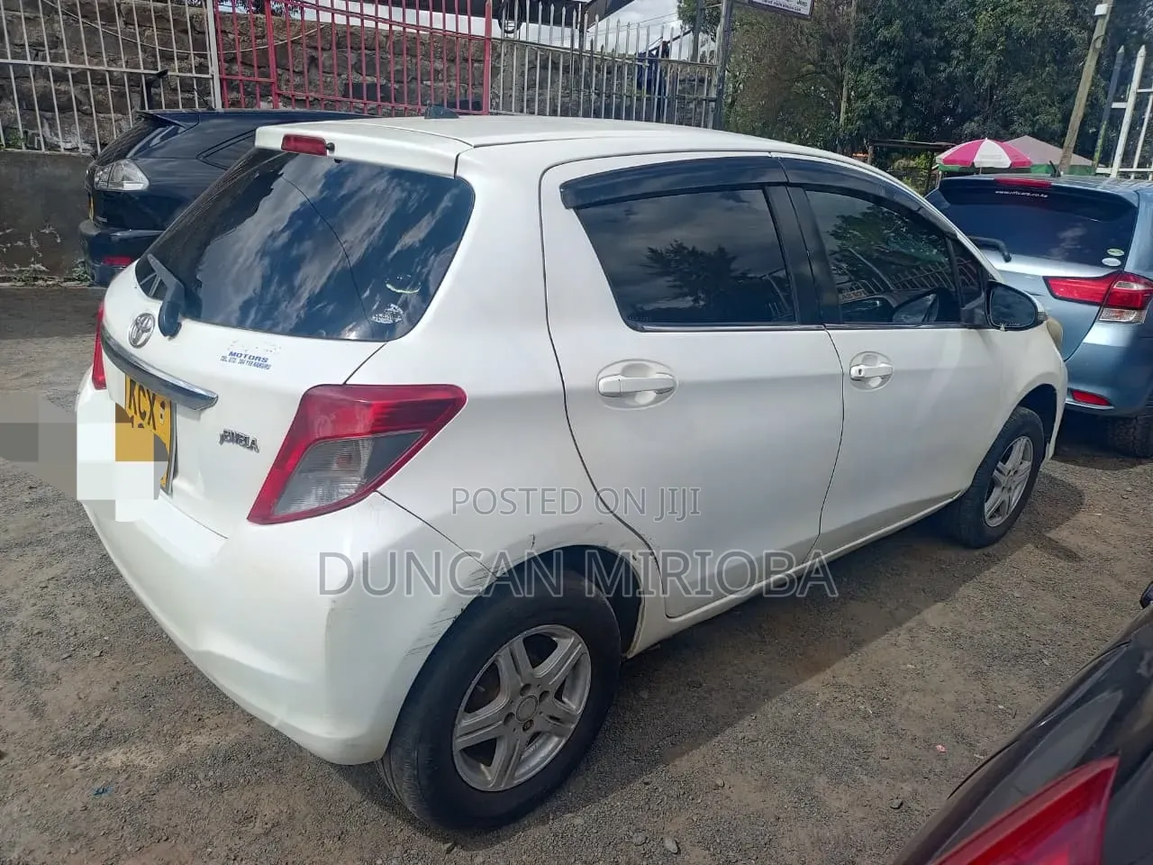 Toyota Vitz 2012 Silver