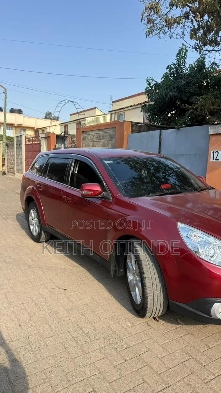 Subaru Outback 2.5i Premium 2013