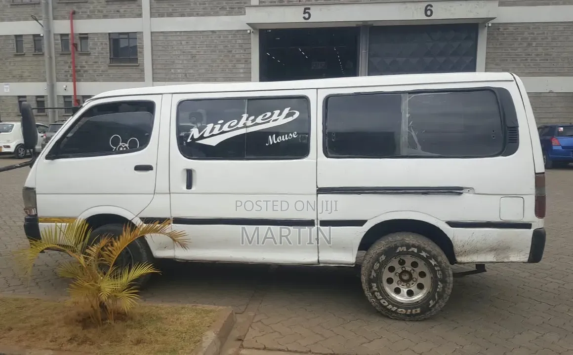 Toyota Grand HiAce 2002 White