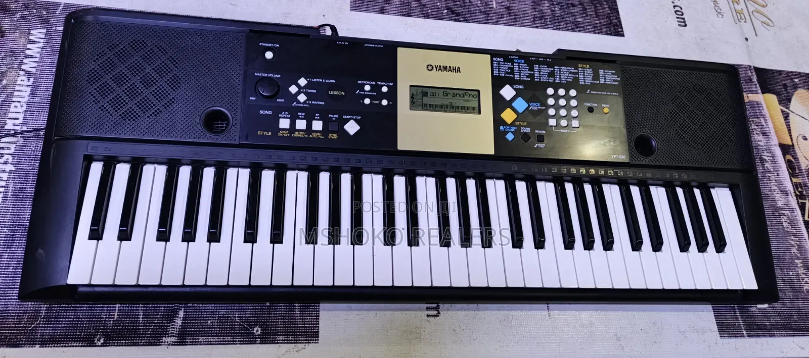 Yamaha Keyboard YPT 220